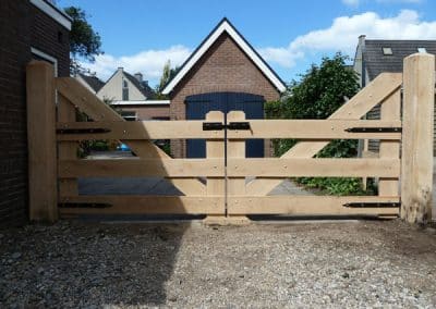 Toegangspoort Kleverkamp 18 met neerwaartse schoren