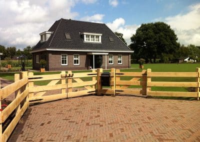 Toegangspoort met loophek en vast hekwerk, model Kleverkamp 18